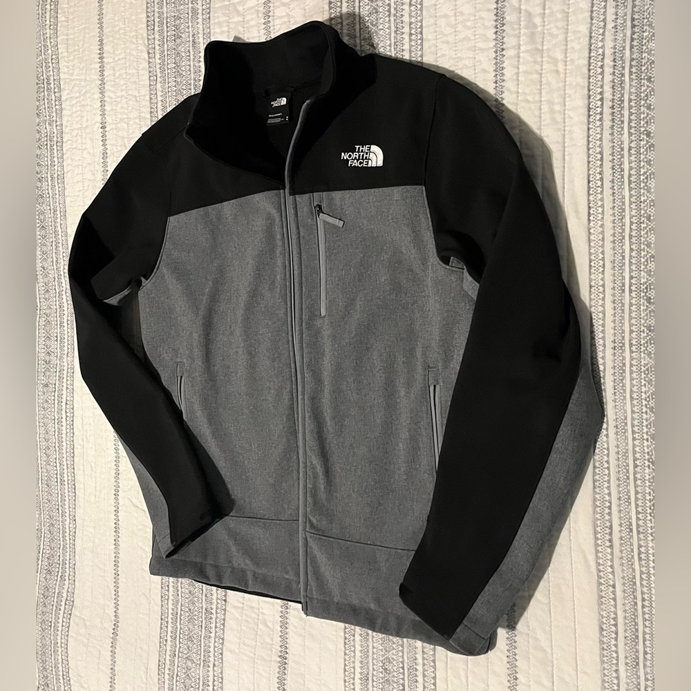 Men’s North Face jacket! Size M